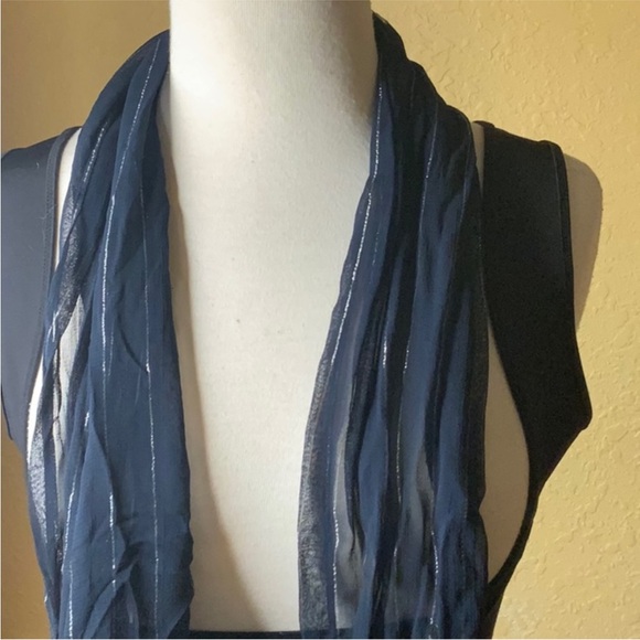 Marshall Field scarfs 2 - Picture 4 of 7